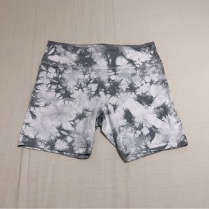 Colsie Women’s Bike Shorts Size-XL Gray and White